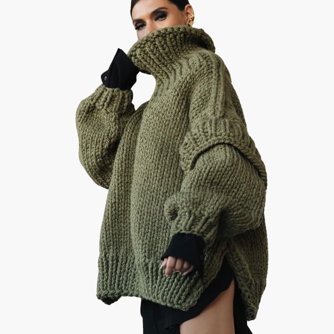 Pull femme oversize en grosse maille avec col roulé