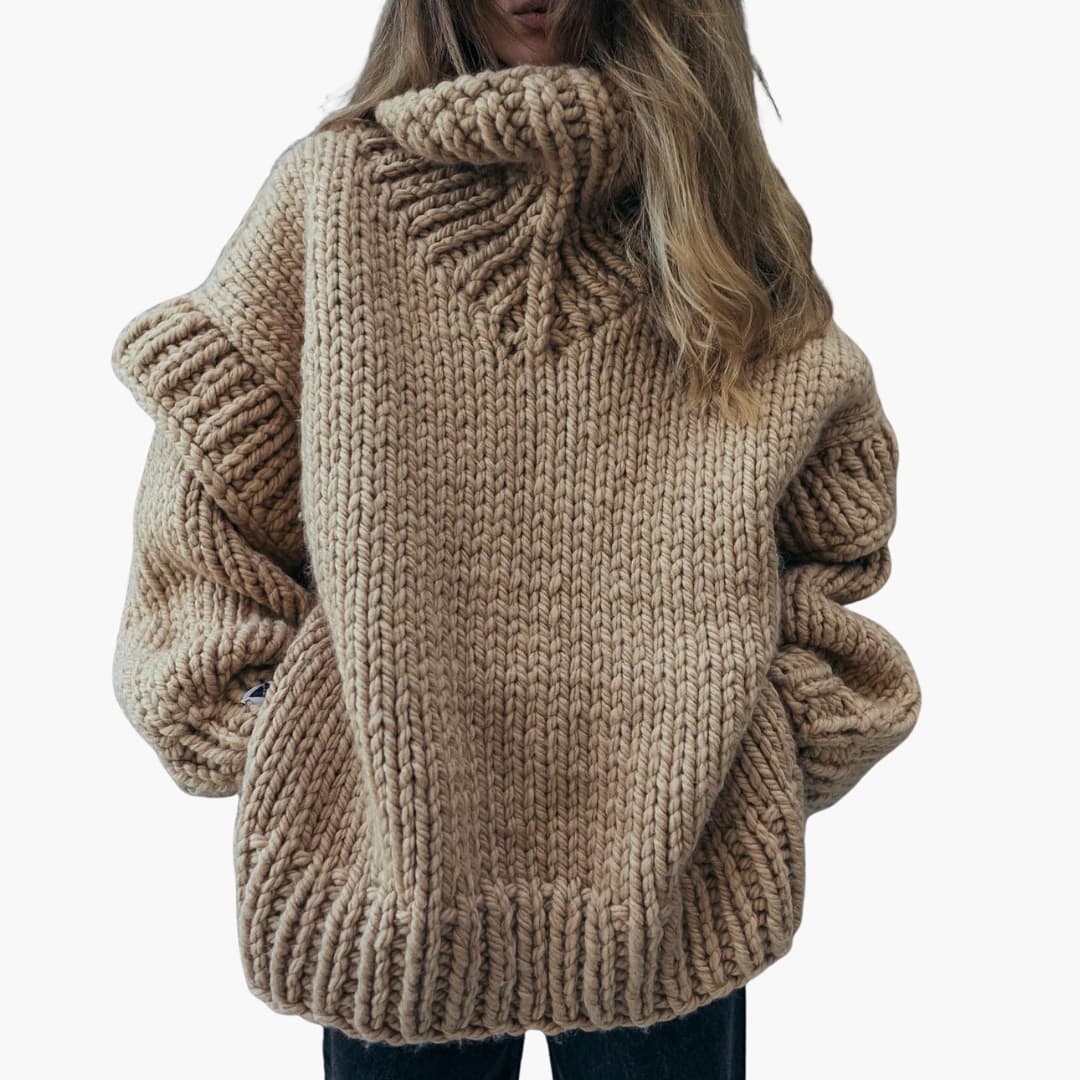 Pull femme oversize en grosse maille avec col roulé