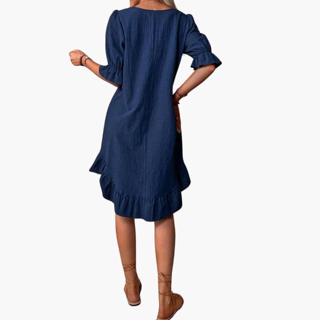 Damenkleid mit Rüschen und Puffärmeln