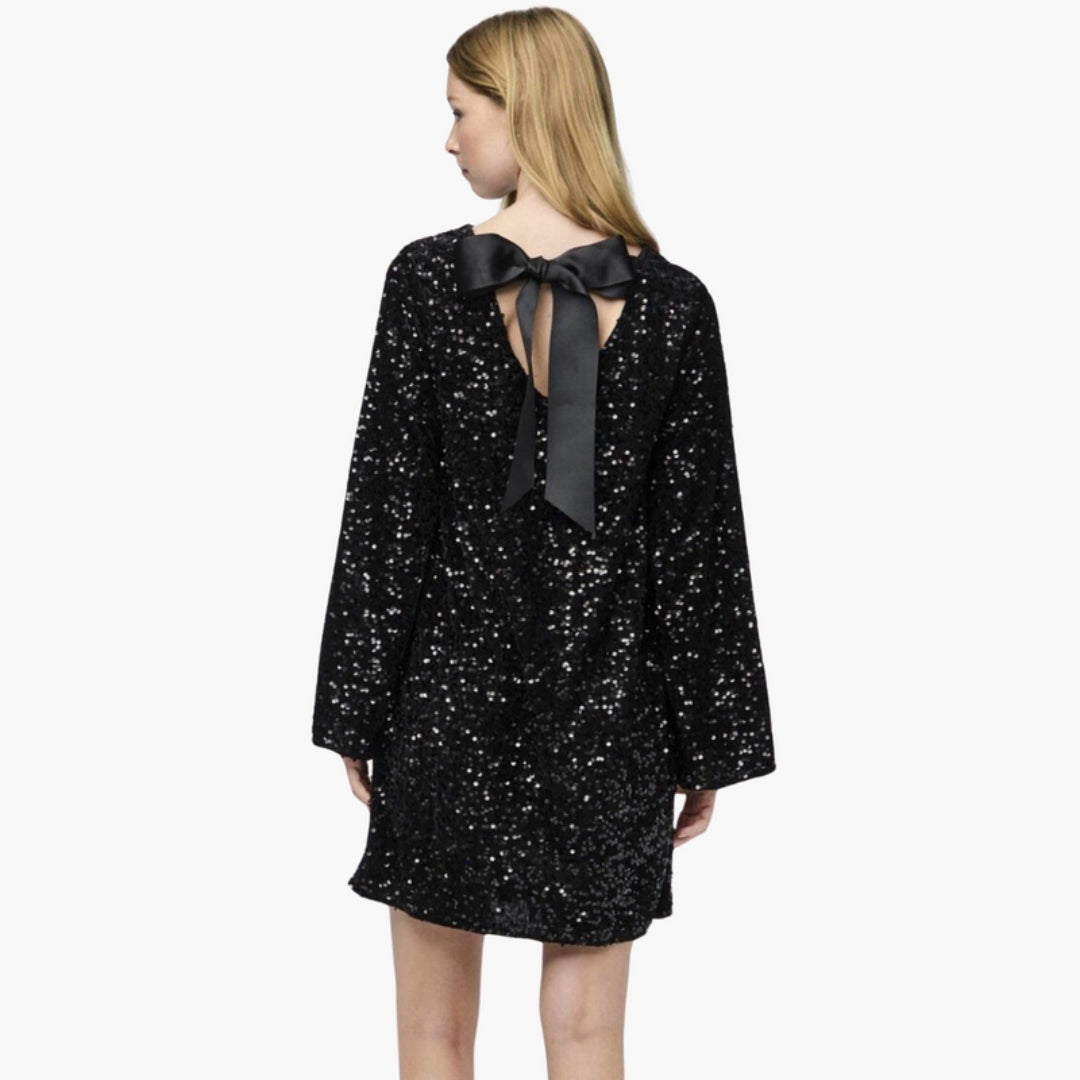 Vestido Curto Feminino com Lantejoulas e Costas Descobertas