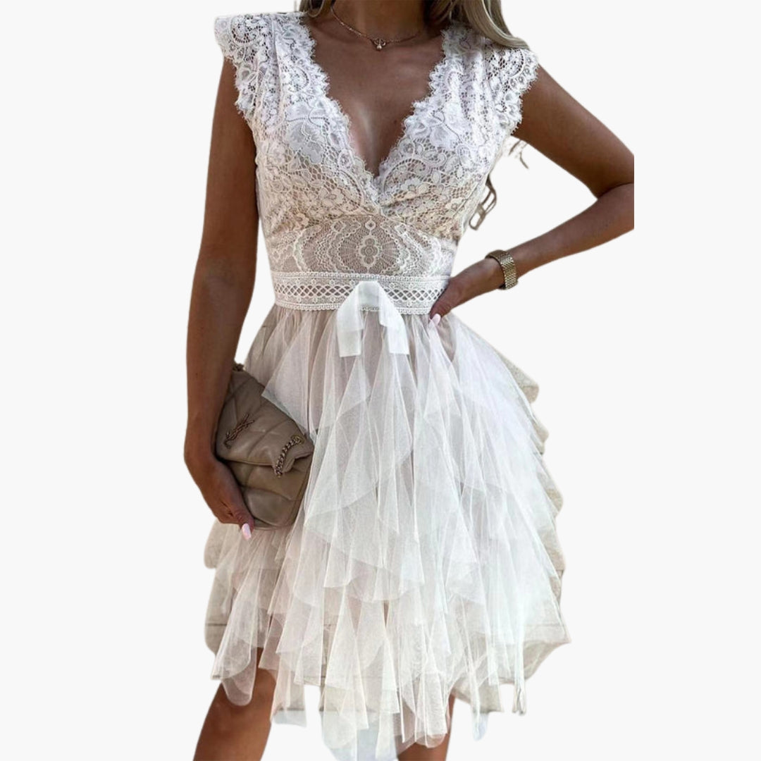 Asymmetrisches Damenkleid mit Spitzenoberteil