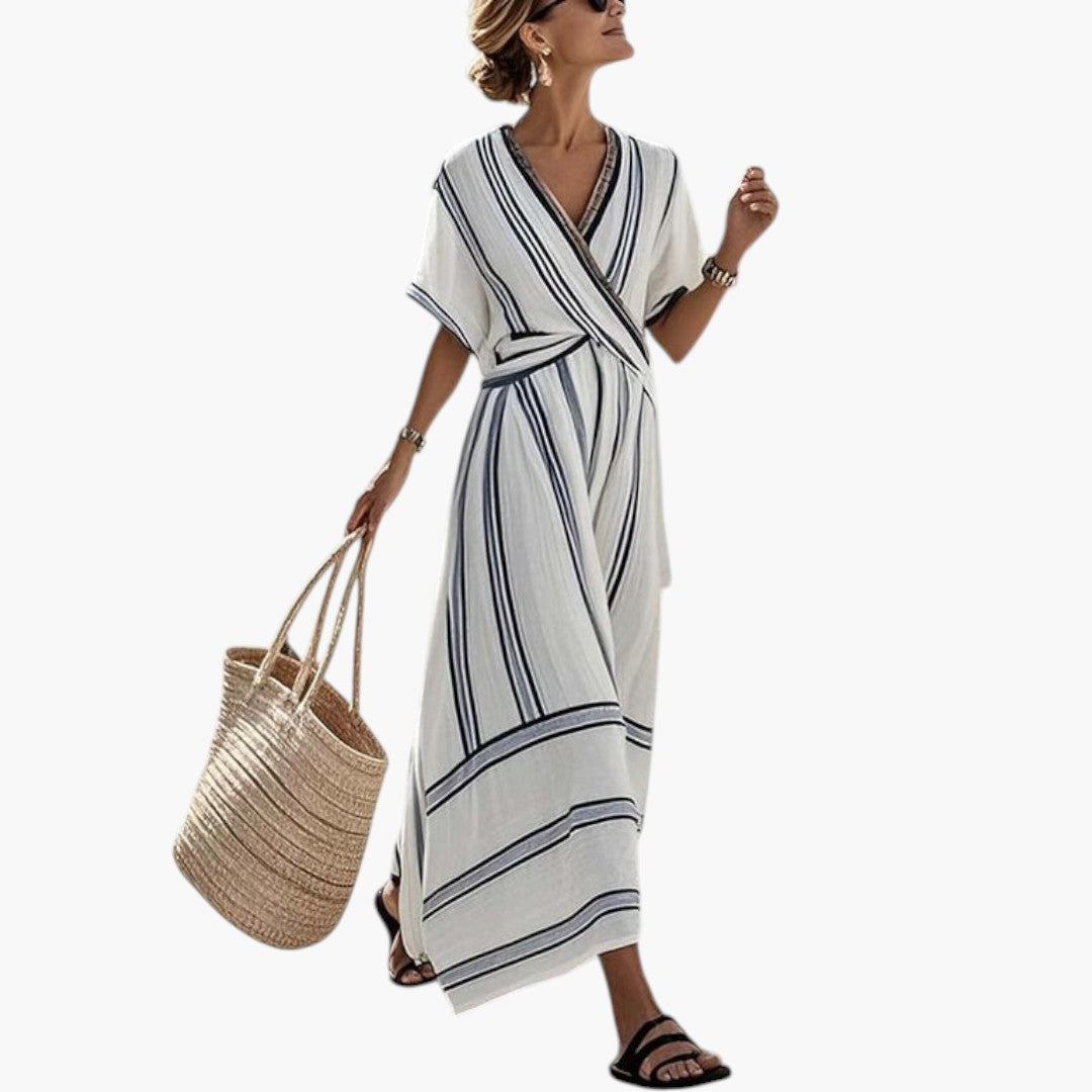 Women's maxi dress with a flowing cut and short sleeves