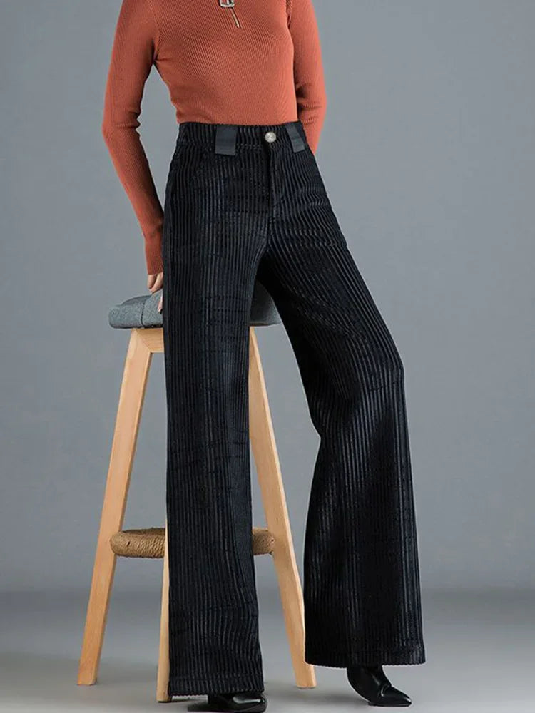 Pantalon femme en velours côtelé élégant | Coupe évasée flatteuse et taille marquée