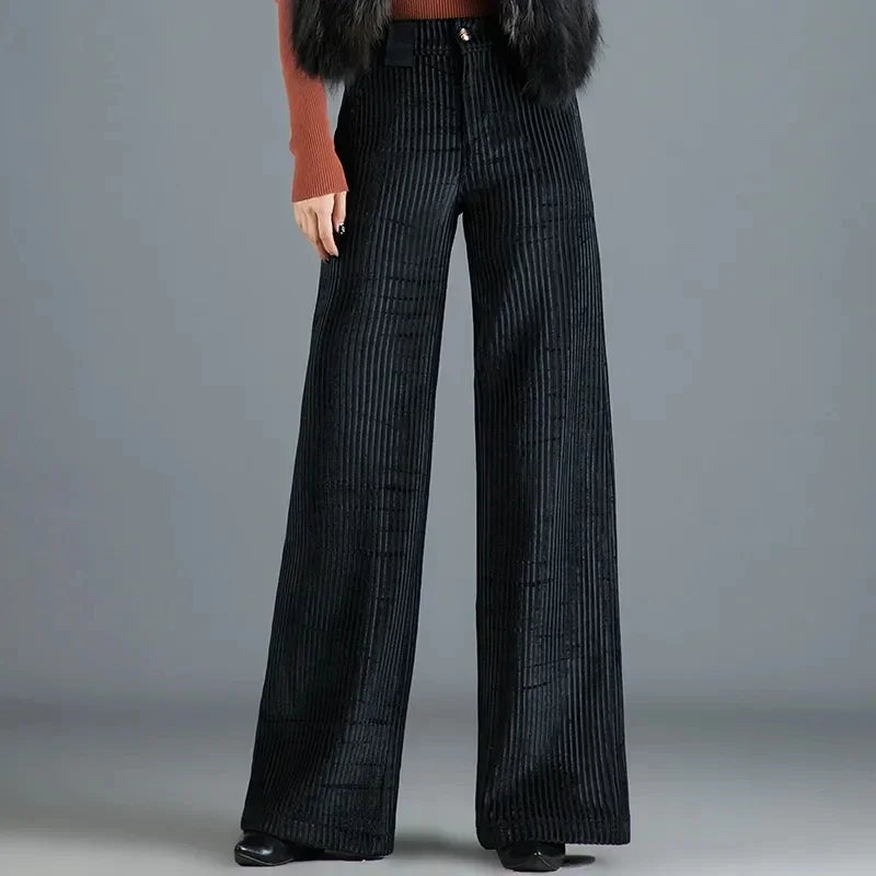 Pantalon femme en velours côtelé élégant | Coupe évasée flatteuse et taille marquée