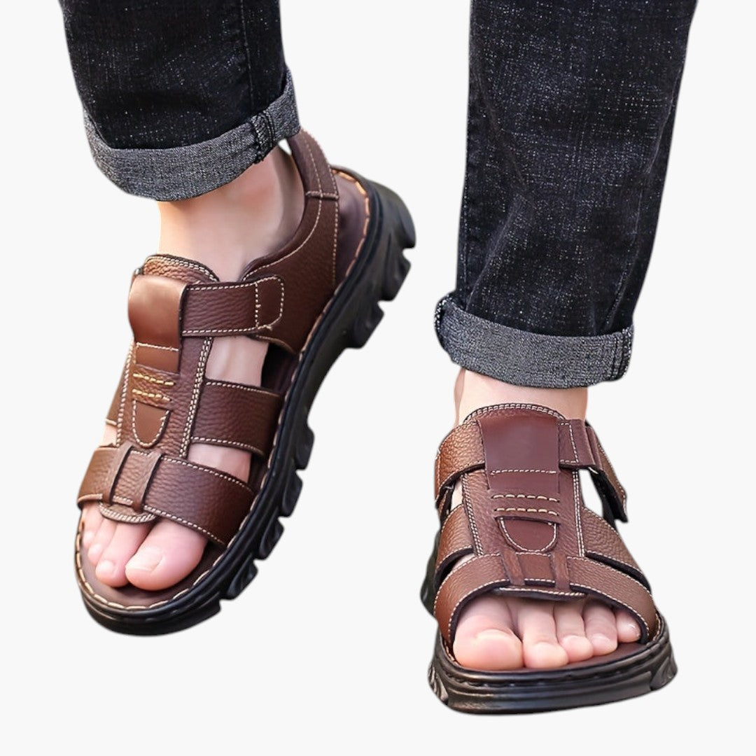 Sandalias para hombre con punta abierta y cierre ajustable