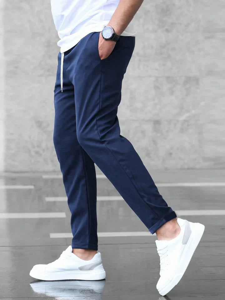 Pantalon homme slim | Coupe moderne, poches latérales et arrière | Style polyvalent casual ou semi formel
