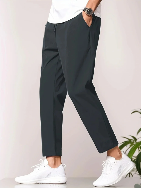 Pantalon homme coupe fuselée avec taille élastique et poches latérales