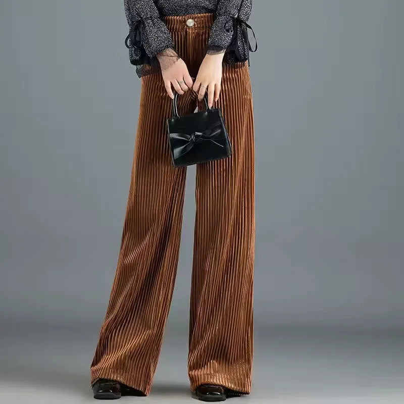 Pantalon femme en velours côtelé élégant | Coupe évasée flatteuse et taille marquée