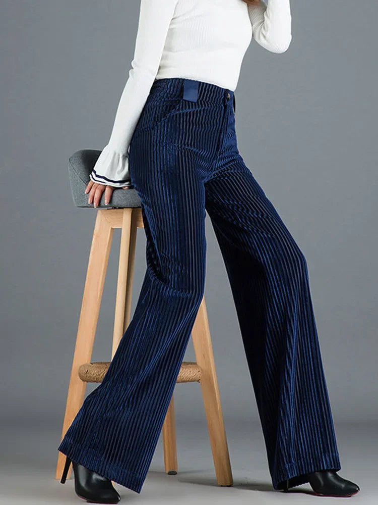 Pantalon femme en velours côtelé élégant | Coupe évasée flatteuse et taille marquée