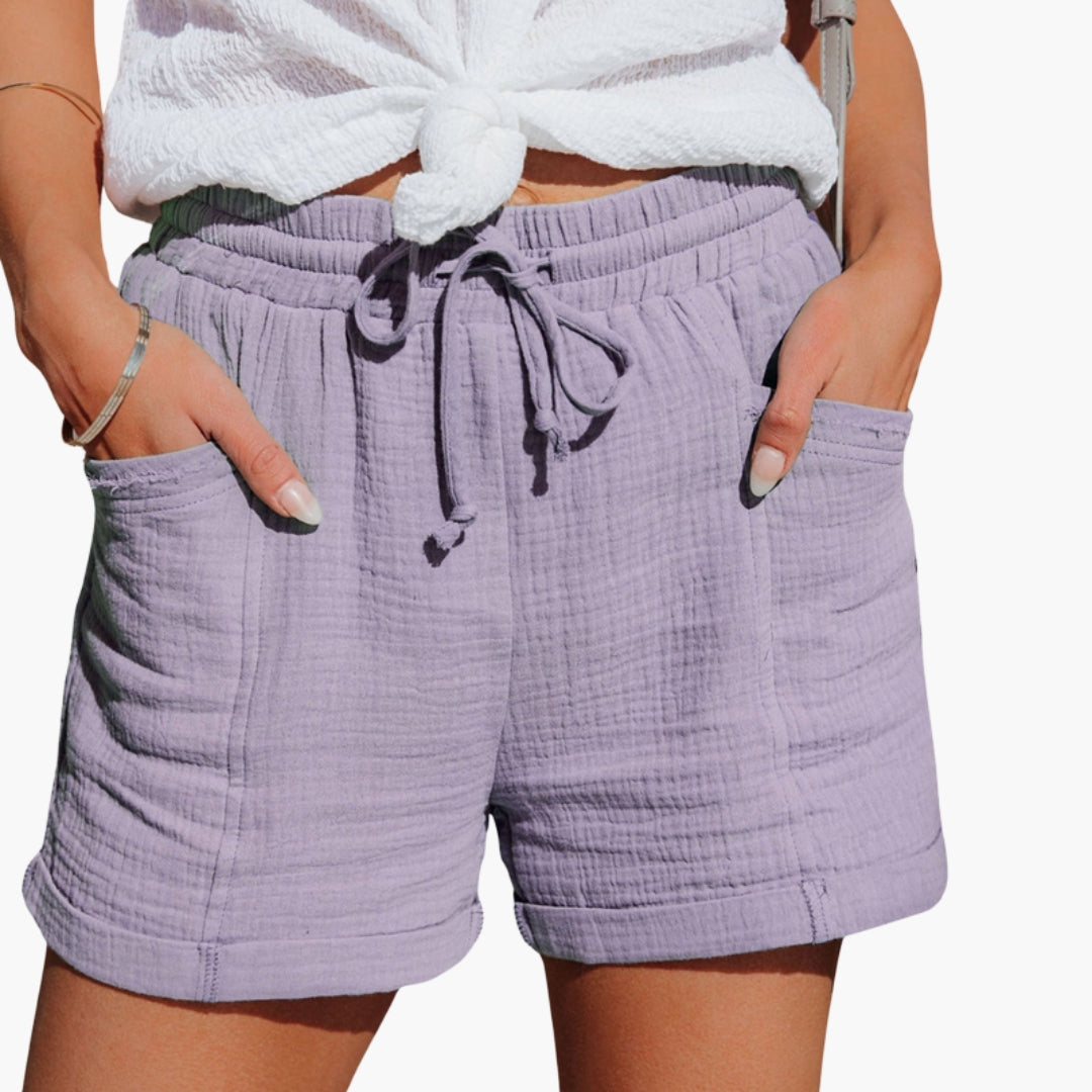 Short skirt with elastic waist and pockets