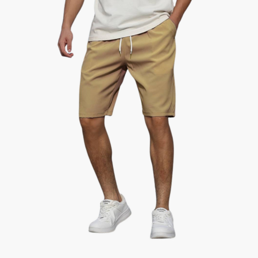 Men's shorts with drawstring and side pockets