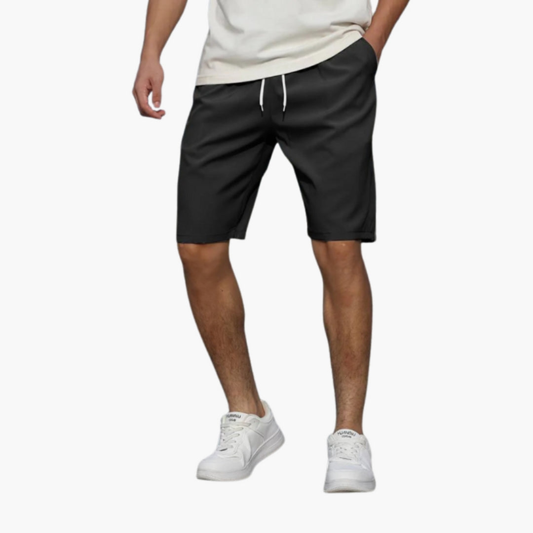 Men's shorts with drawstring and side pockets