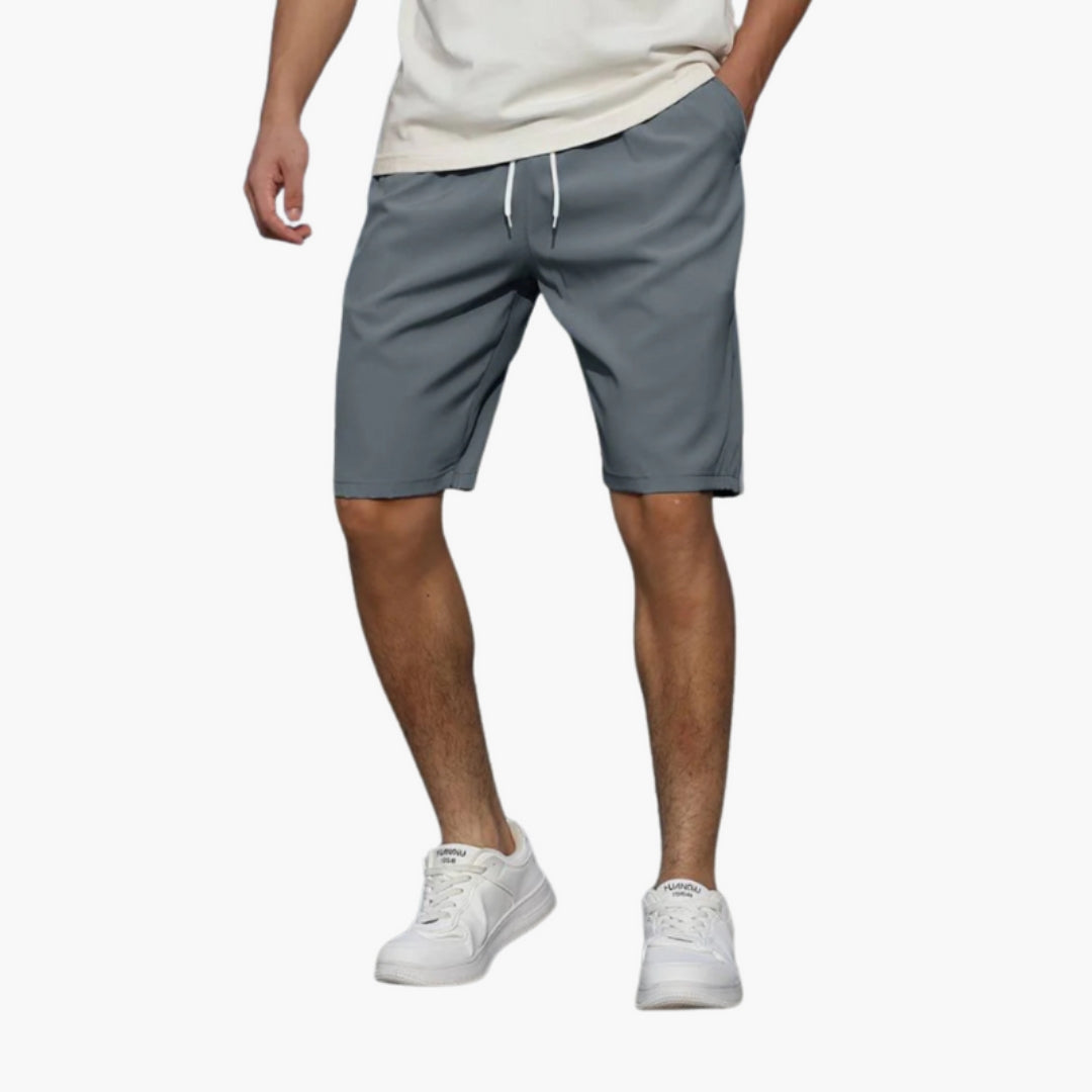 Men's shorts with drawstring and side pockets