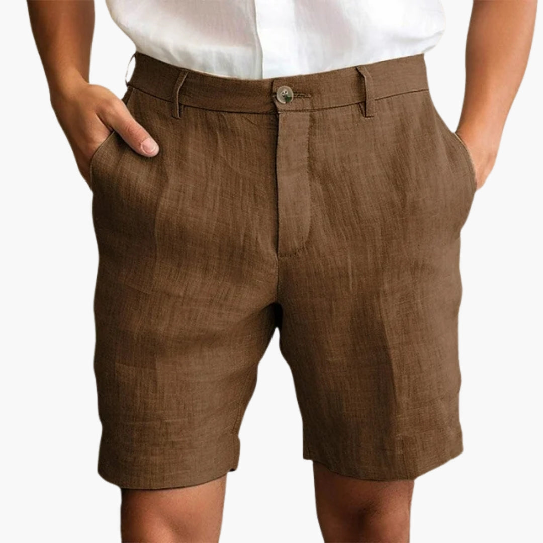 Pantaloncini uomo con chiusura a bottone e orlo risvoltato