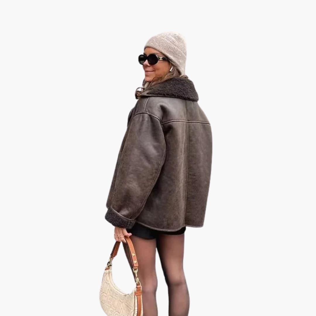 Veste femme à col large avec fermeture à boutons