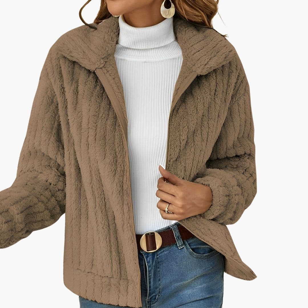 Veste femme zippée en matière peluche avec large col